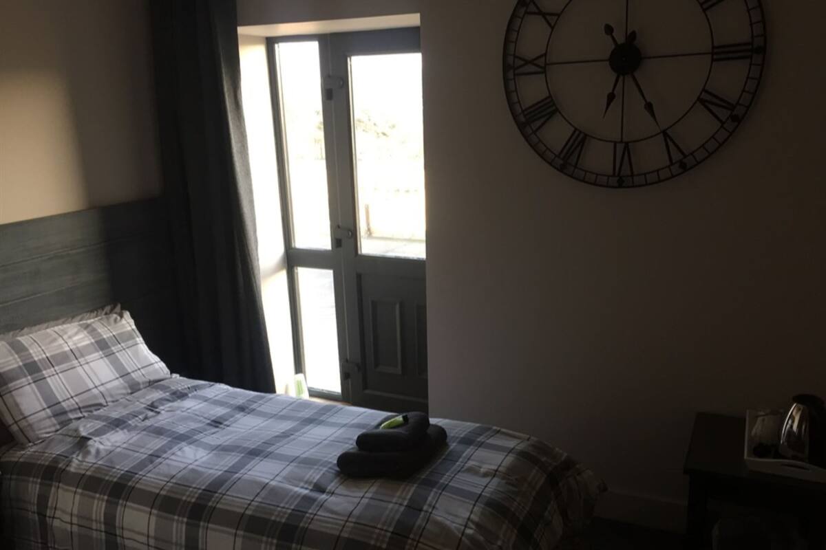 Single Room, Ensuite, Garden View