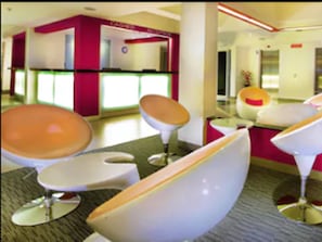 Coin salon dans le hall