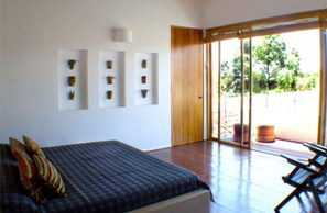 Standard Room, 1 King Bed - Los Patios Hotel (Granada)