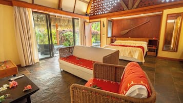 Bungalow, hồ bơi riêng, khu vực vườn | Minibar, két bảo mật tại phòng, bàn