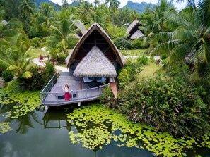 Premium Bungalow, Lake View | Minibar, in-room safe, desk, free cots/infant beds - Maitai Lapita Village Huahine (Huahine)