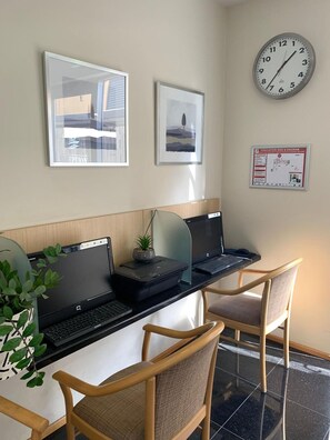 Flat-screen TV - Airport Ascot Motel (Hamilton)