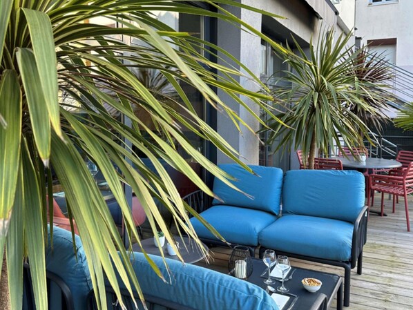 Breakfast, lunch, dinner served; French cuisine  - ibis Lyon Sud Oullins (Oullins)