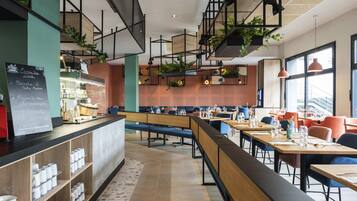 供應早餐、午餐和晚餐,法國料理