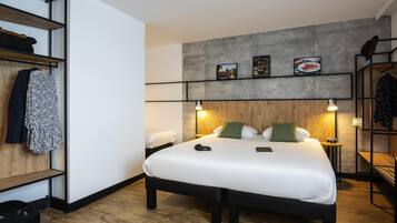 Standard Room, 1 Double Bed with Sofa bed | Premium bedding, desk, laptop workspace, blackout drapes