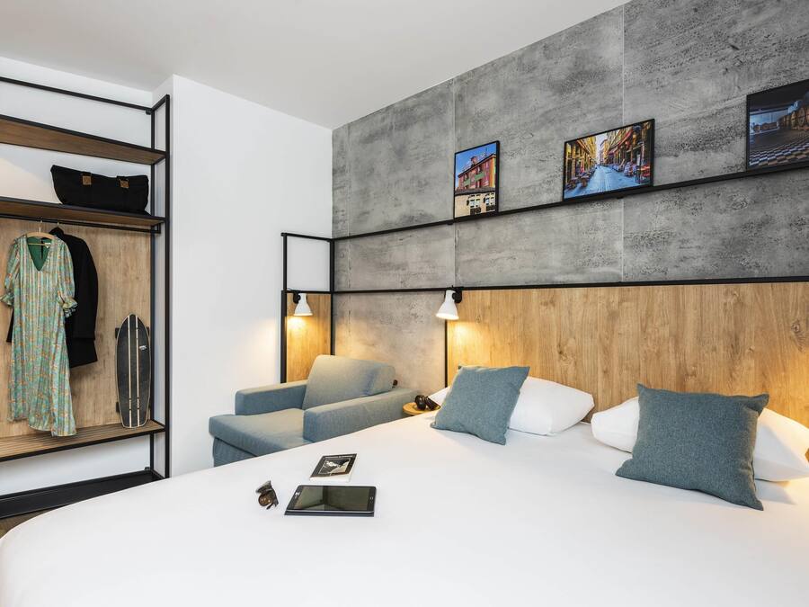 Premium Double Room | Premium bedding, desk, blackout curtains, soundproofing