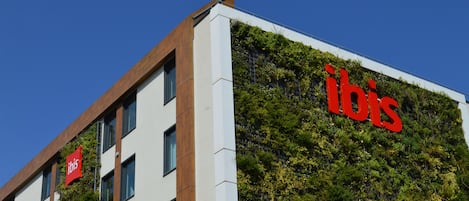 施設の正面