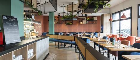 Breakfast, lunch, dinner served; French cuisine