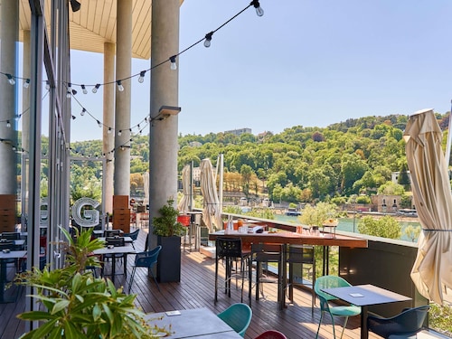 Novotel Lyon Centre Confluence Bord de Saone
