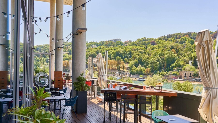 Novotel Lyon Centre Confluence Bord de Saone
