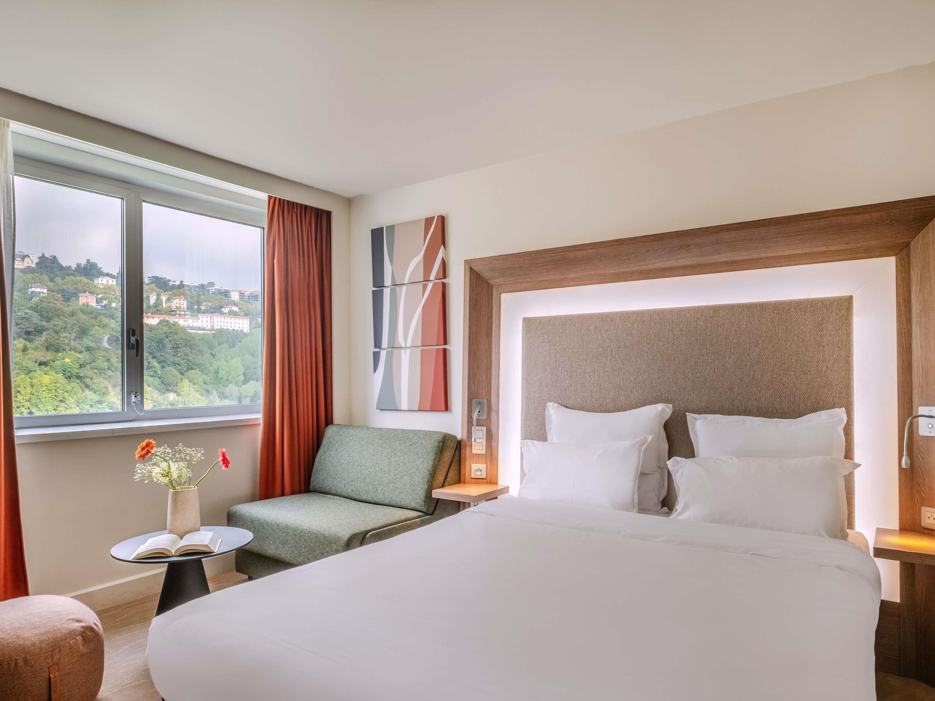 1 bedroom, premium bedding, minibar, in-room safe