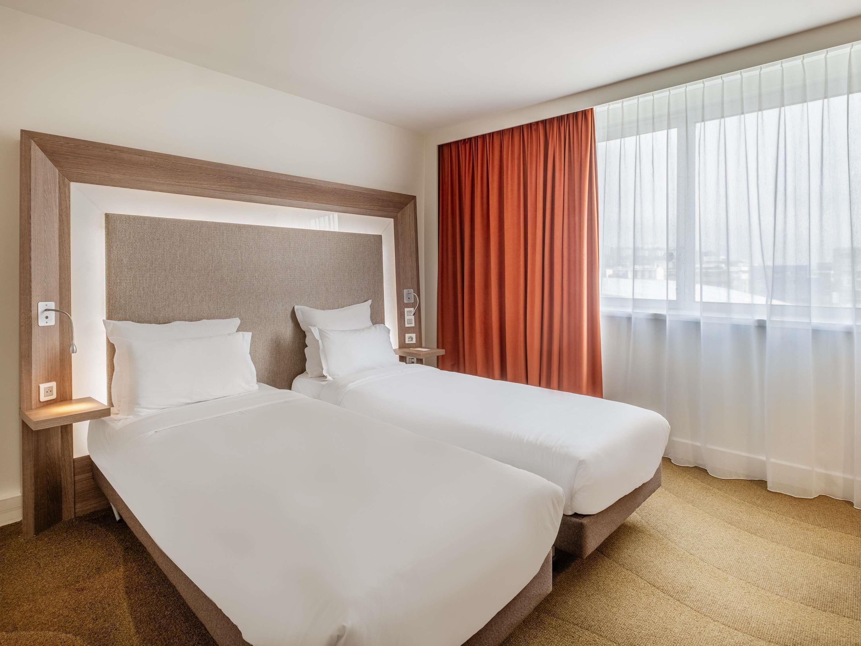 Kamar Twin Klasik, 2 Tempat Tidur Twin | 1 kamar tidur, seprai premium, minibar, dan brankas