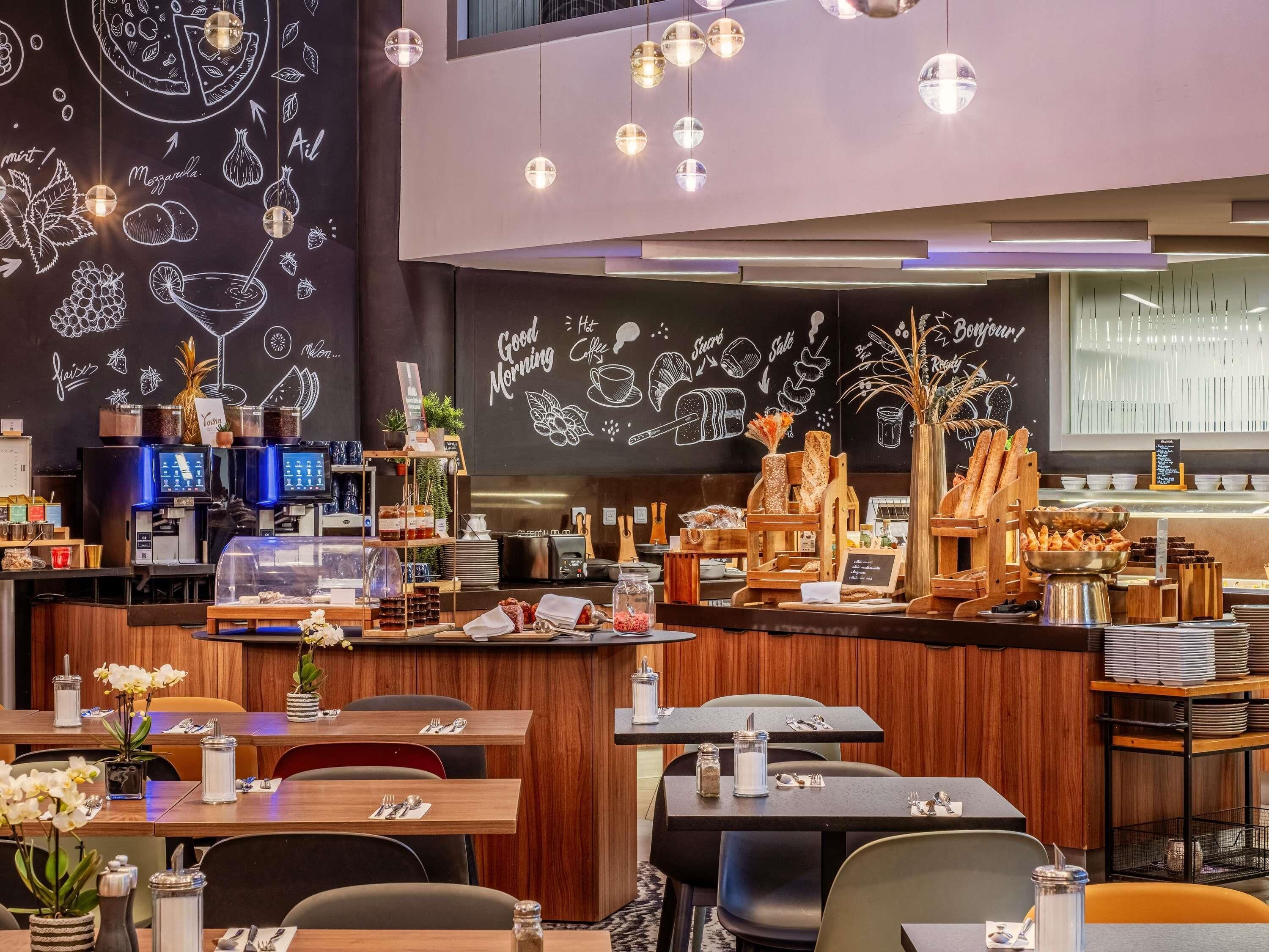 Café da manhã com buffet diário (EUR 20.00 por pessoa) 