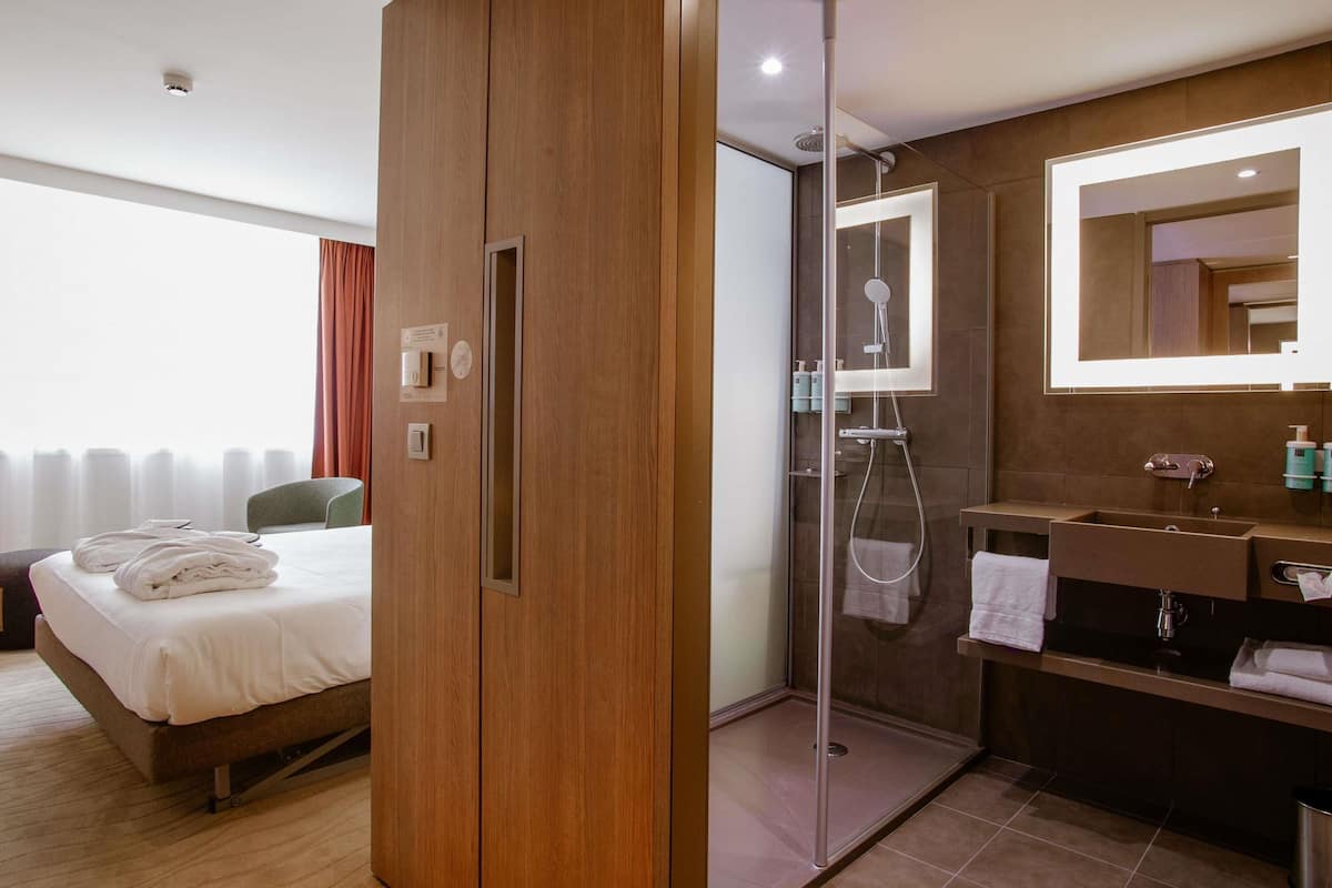 Quarto executivo, 1 cama de casal, vista para o rio | 1 quarto, roupas de cama premium, frigobar, cofres nos quartos