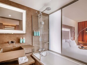 Articles de toilette écologiques, sÚche-cheveux, serviettes fournies
