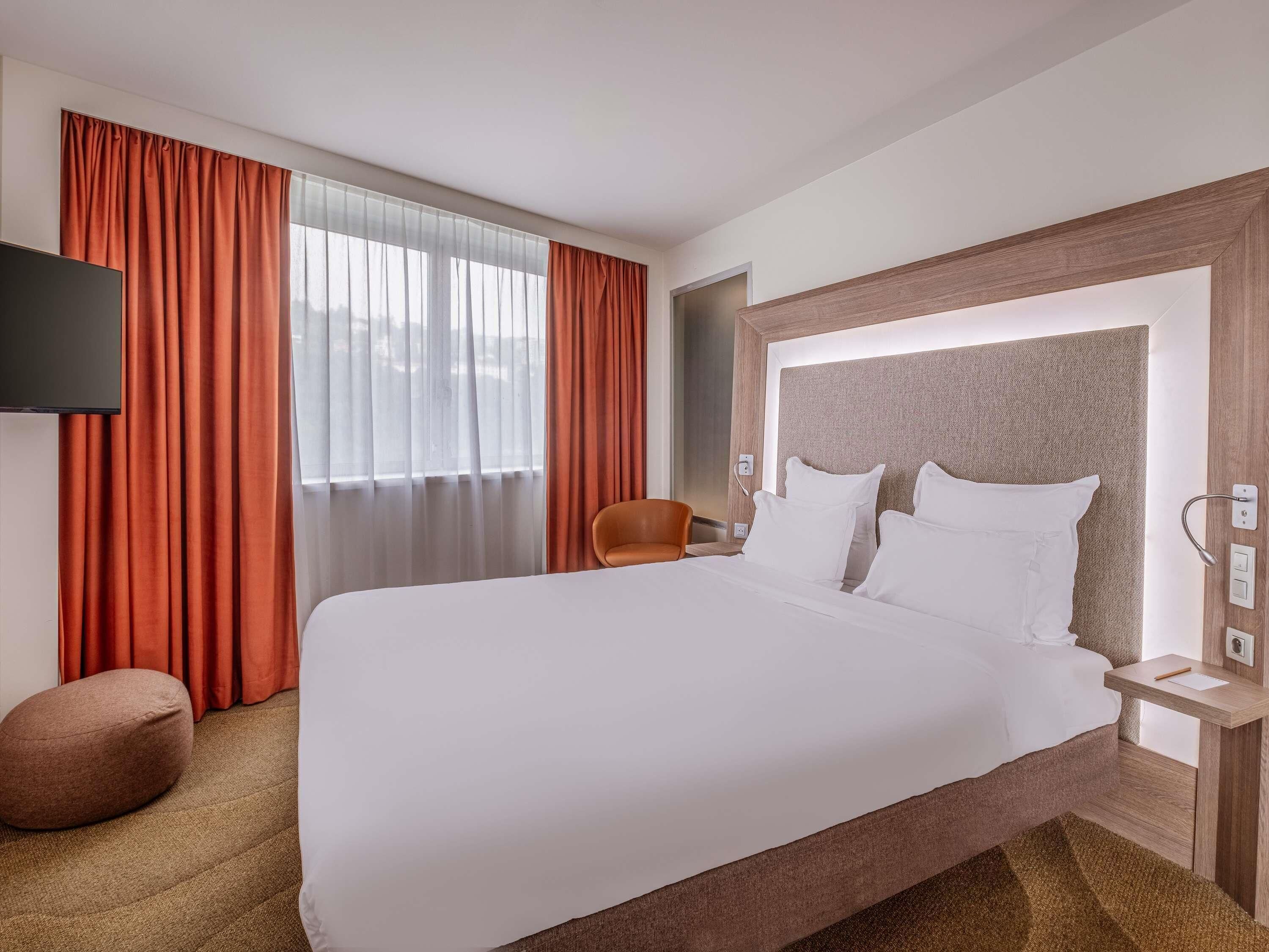 Suite, 1 Queen Bed (1 Double bed & 1 Double sofa) | 1 bedroom, premium bedding, minibar, in-room safe
