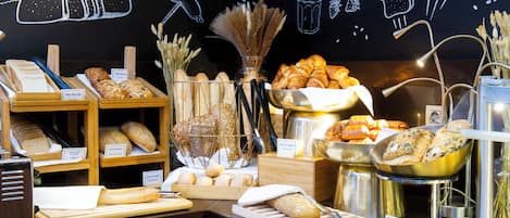 Daily buffet breakfast (EUR 20.00 per person)