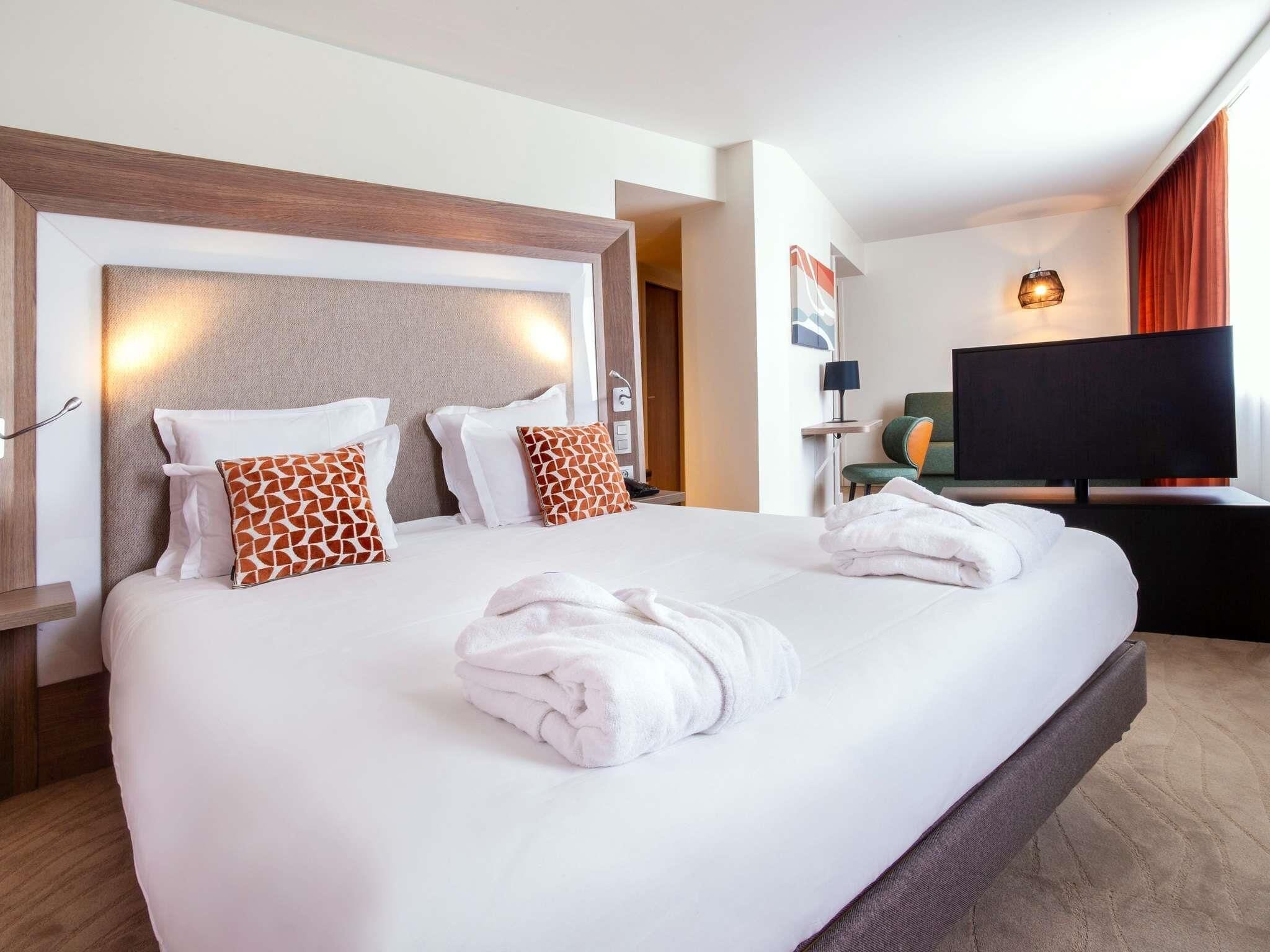 Suite, 1 queensize bed (1 Double bed & 1 Double sofa) | 1 slaapkamer, luxe beddengoed, een minibar, een kluis op de kamer