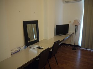 Coffre-fort, bureau, accès au Wi-Fi (inclus)