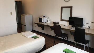 In-room safe, desk, free WiFi