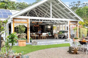 Exclusive-Zimmer, barrierefrei, Gartenblick (Queen ) | Terrasse/Patio