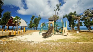 Beach nearby - Saipan Ocean View Hotel (Saipan)