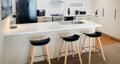 Navigate Seaside Hotel