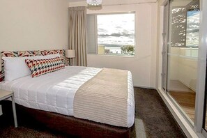 Ropa de cama de alta calidad y colchones con acolchado adicional