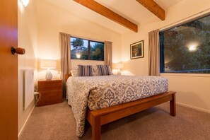 Malindi Beach, 2 bedrooms and 1 bathroom Apartment