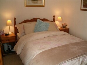 Double Room, Ensuite - The Queen Anne (Buxton)