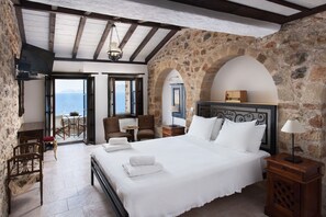 Double Room, Sea View | Minibar, individually decorated, individually furnished, free WiFi - Pablito House (Monemvasia)