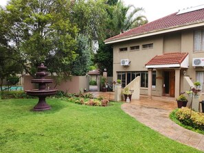 Reception - Rusplek Guesthouse and Conference Centre (Bloemfontein)
