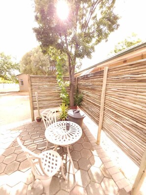 Outdoor banquet area - Rusplek Guesthouse and Conference Centre (Bloemfontein)