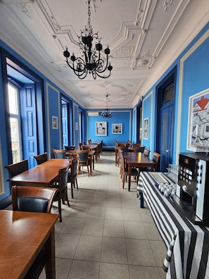 Daily continental breakfast (EUR 5 per person)