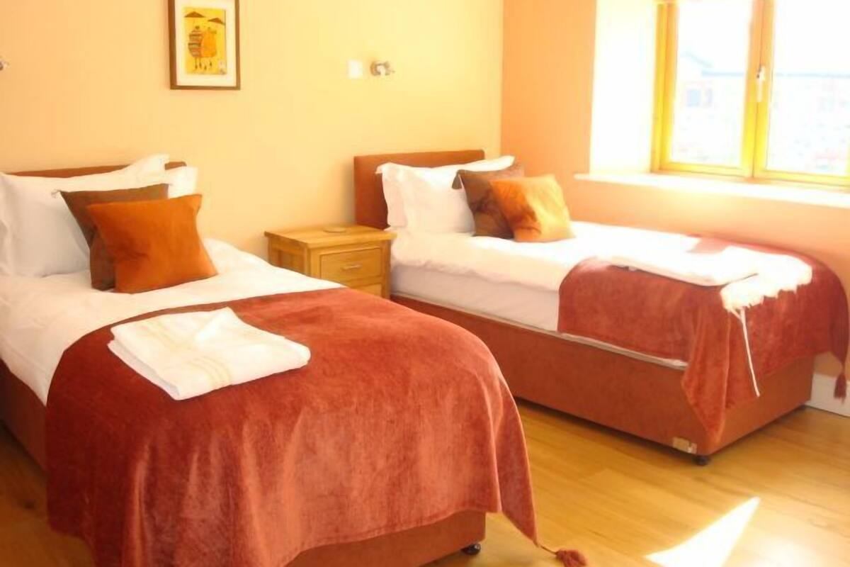 House, 4 Bedrooms, Courtyard View, Courtyard Area