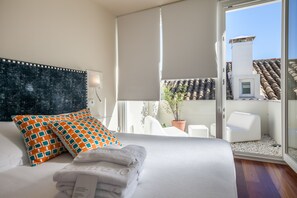 Double Room, Terrace | Premium bedding, down duvets, in-room safe, individually decorated - Hotel Viento10 (Córdoba)