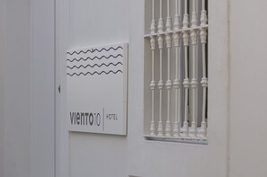 Property entrance - Hotel Viento10 (Córdoba)