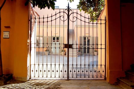Entrada de la propiedad
