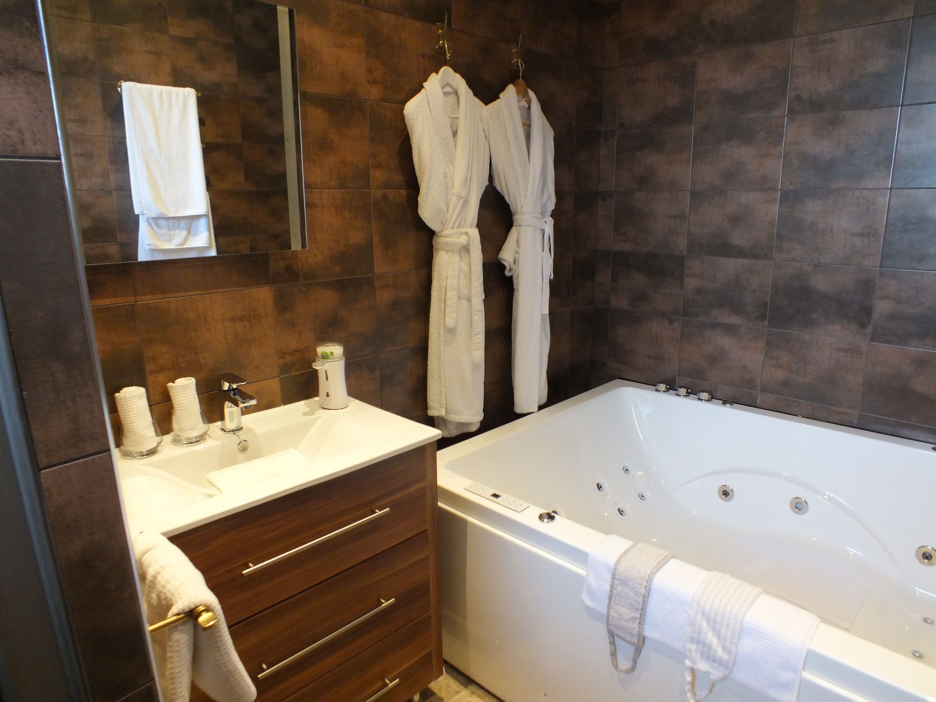 suite, sauna, sea view (enez aval) | bathroom | free toiletries, hair dryer, towels