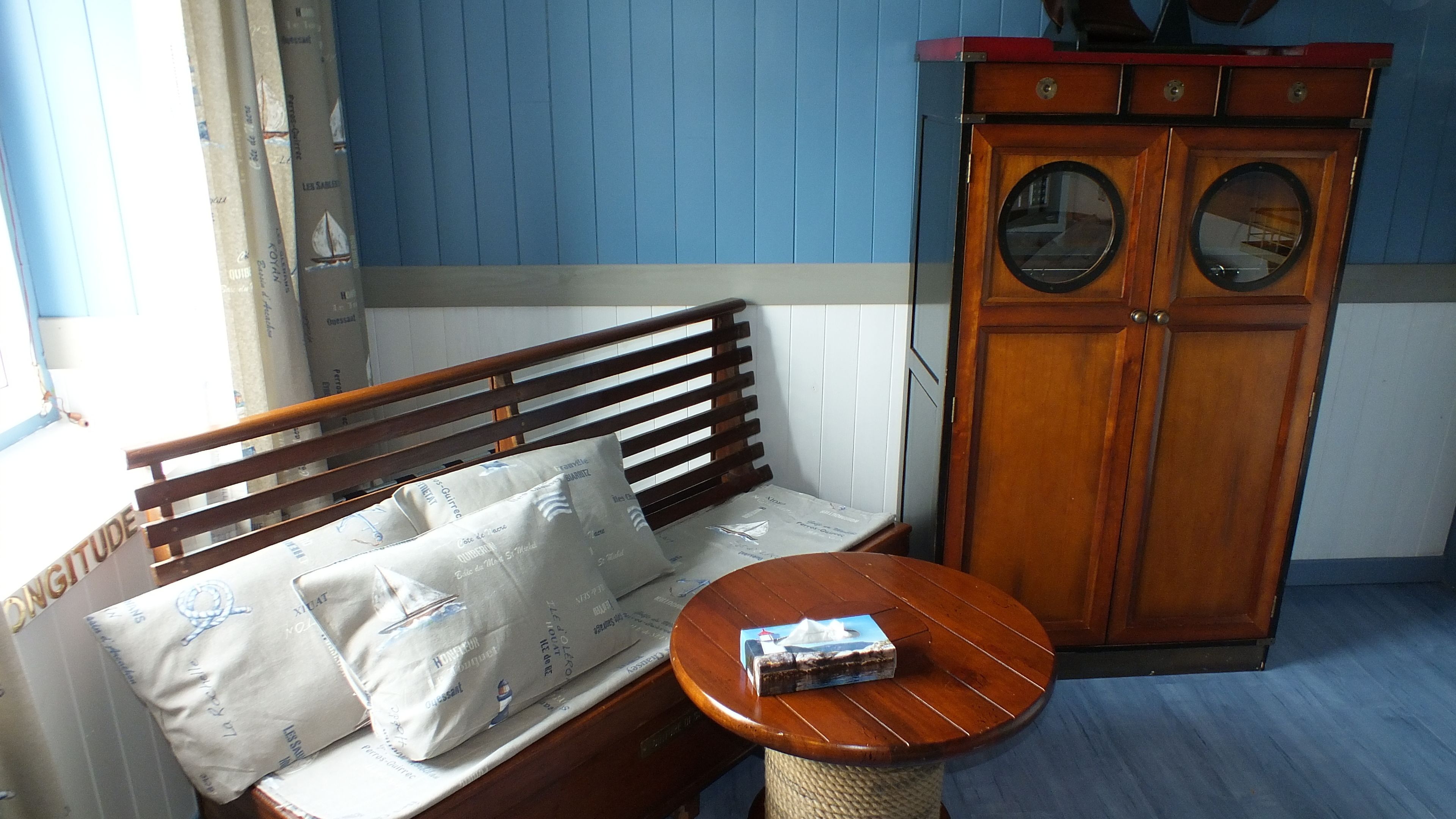 double room, sea view (eric tabarly) | living area | flat-screen tv