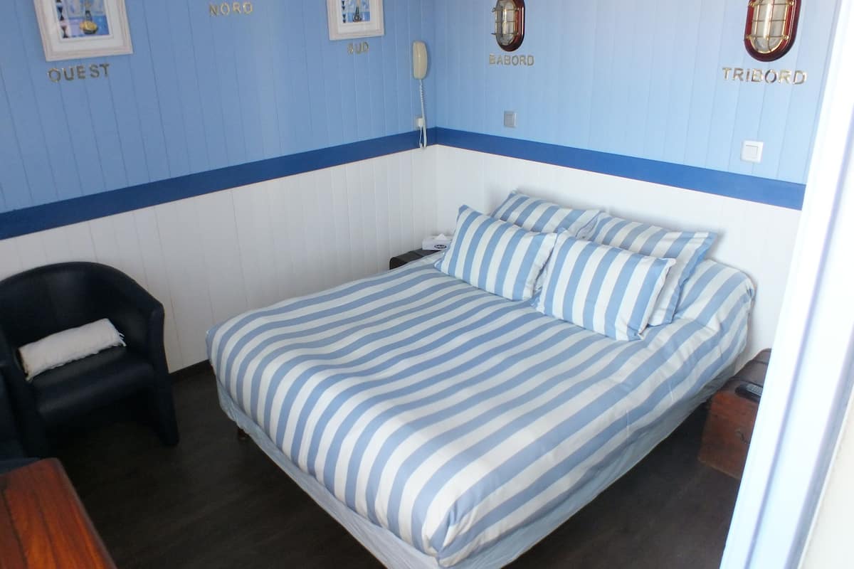 Klassieke tweepersoonskamer, uitzicht op zee (Amiral Cazo) | 1 slaapkamer, een kluis op de kamer, gratis wifi