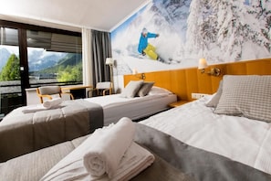 Minibar, in-room safe, desk, blackout drapes - Hotel Kompas (Kranjska Gora)