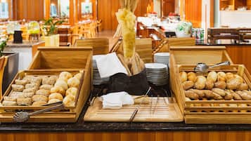 Petit déjeuner, déjeuner et dßner servis sur place