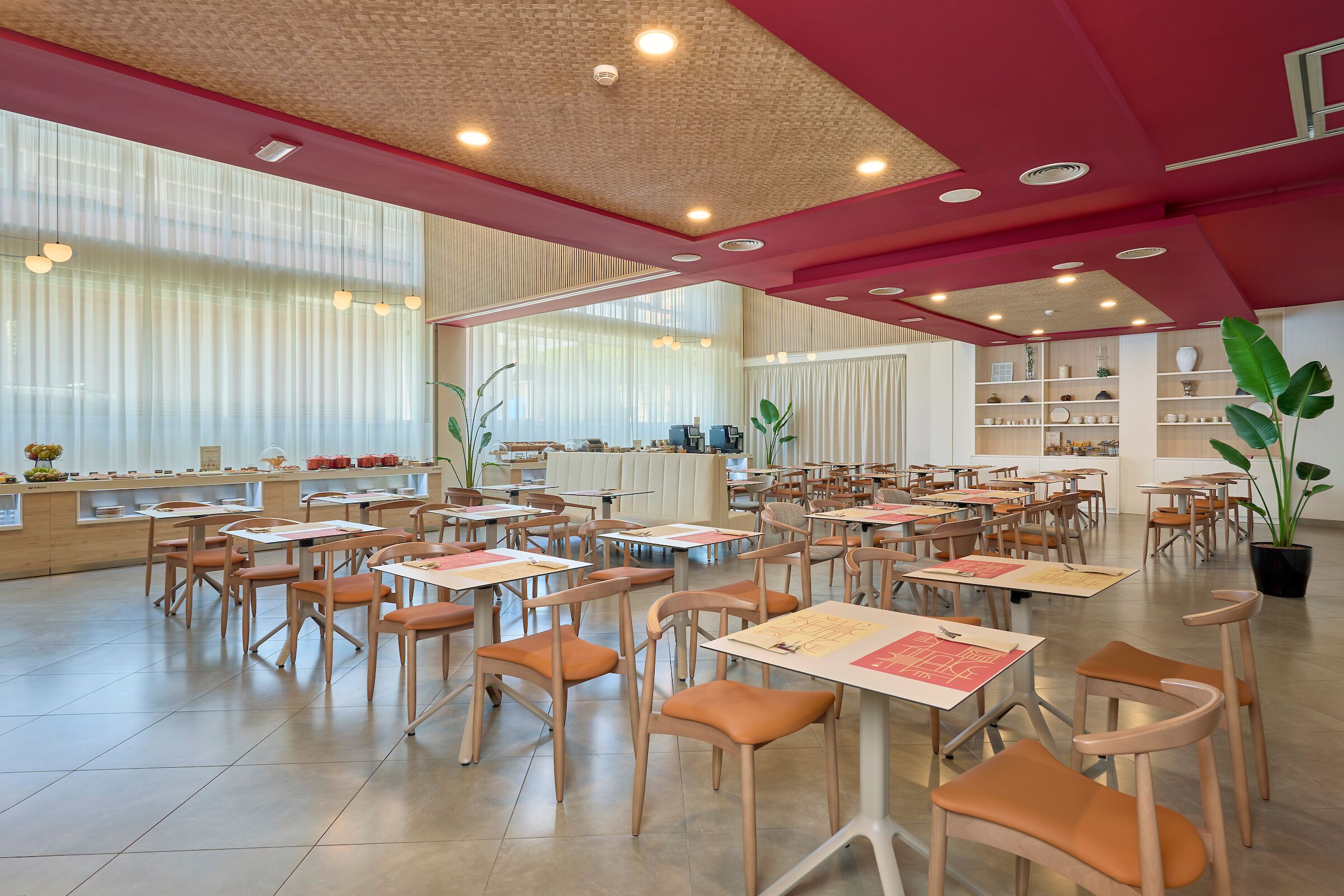 Frokostbuffé hver dag (EUR 16 per person)