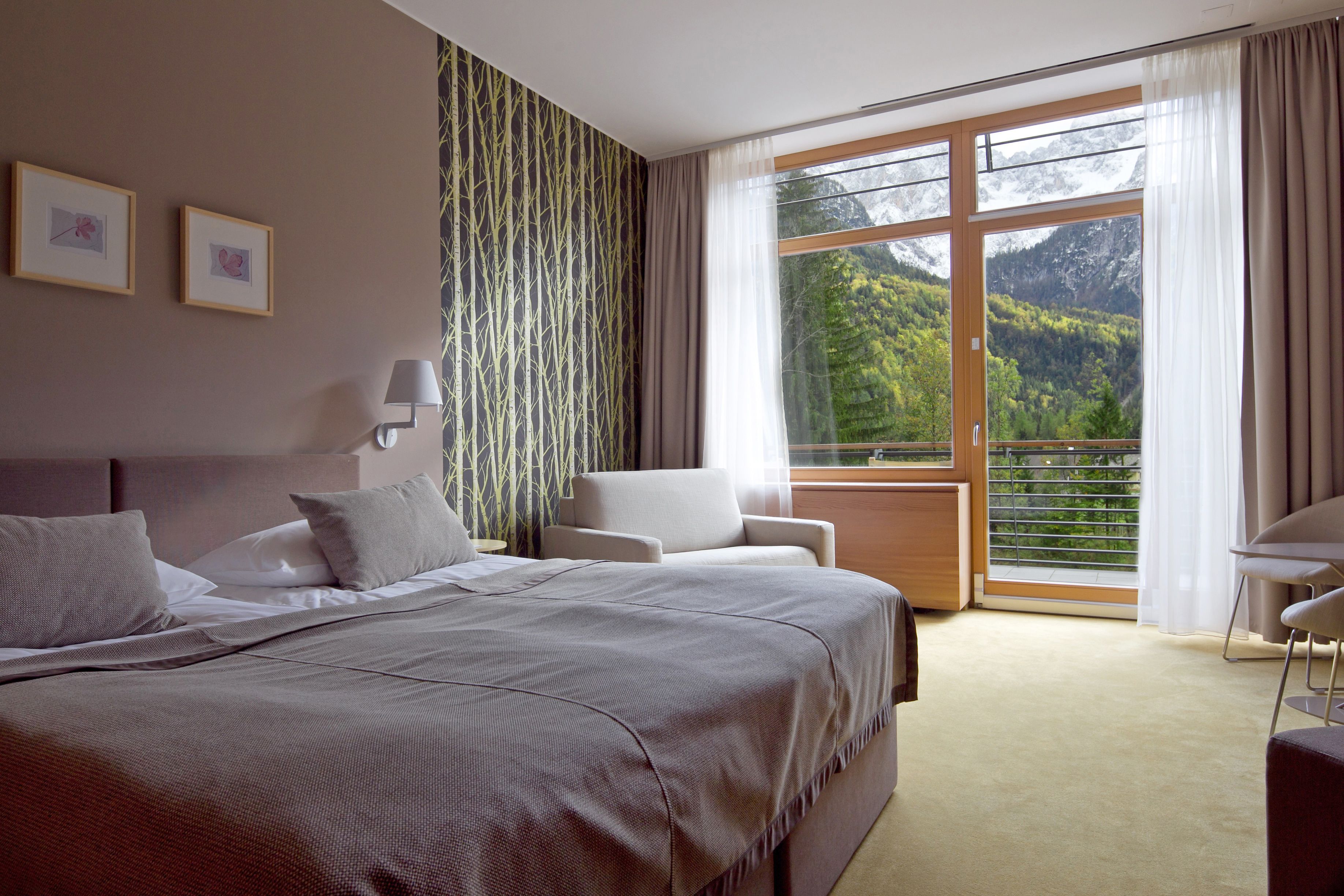 double room, balcony, mountain view | minibar, in-room safe, individually decorated, individually furnished