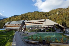 Vista frontal de la propiedad