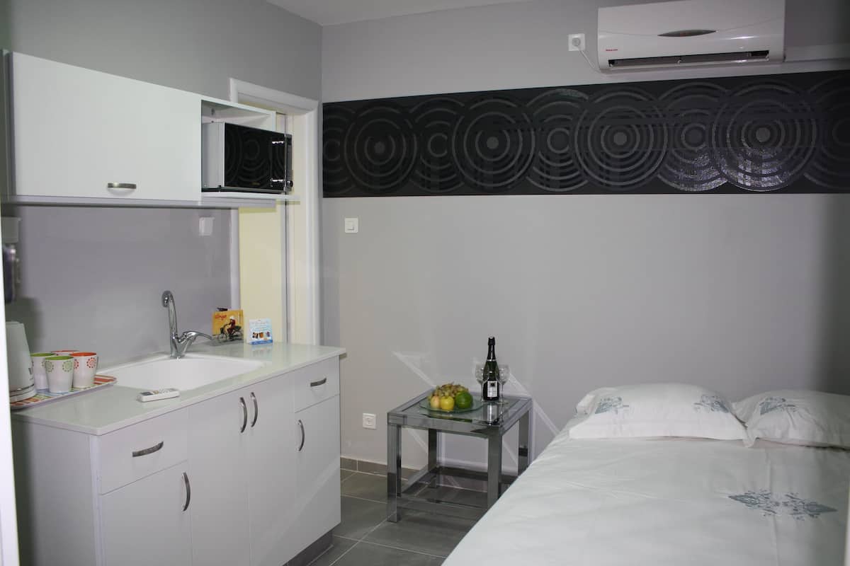 Comfort Studio, Kitchenette | Private kitchenette