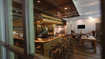 Bar (en la propiedad)