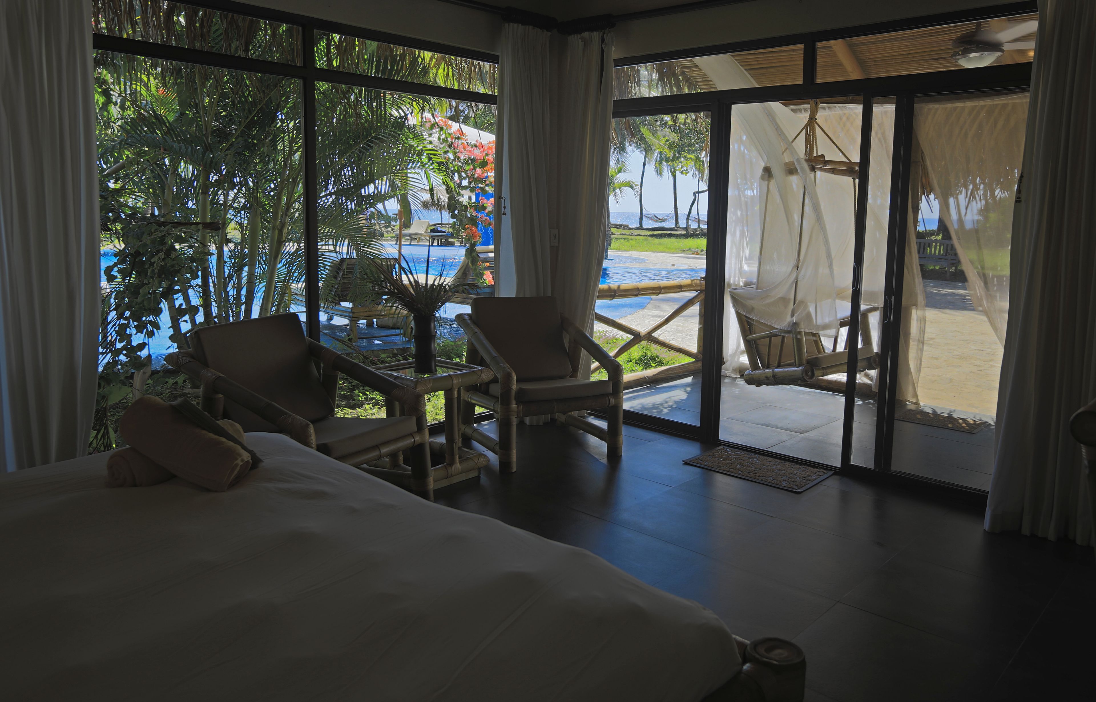 Chambre Double Deluxe, 1 très grand lit | Literie de qualité supérieure, surmatelas, minibar