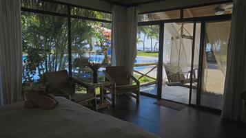 Chambre Double Deluxe, 1 trÚs grand lit | Literie de qualité supérieure, surmatelas, minibar